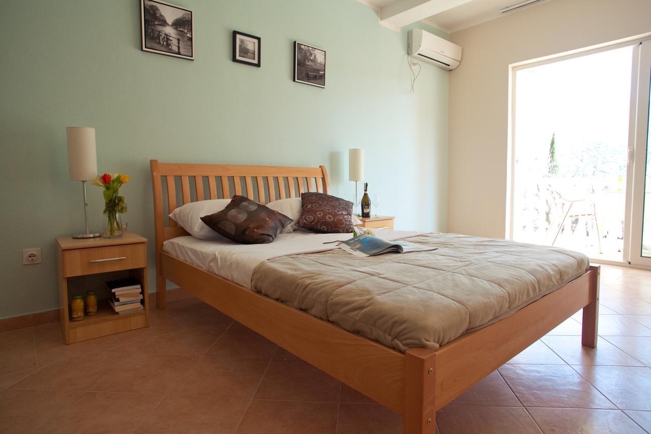 Apartments Bella Vista แฮร์เซ็ก-โนวี ภายนอก รูปภาพ