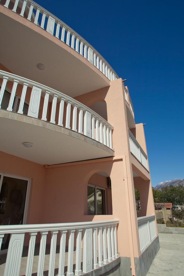 Apartments Bella Vista แฮร์เซ็ก-โนวี ภายนอก รูปภาพ